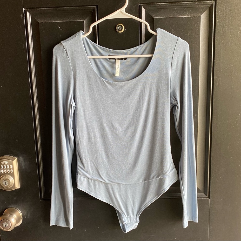 NWOT Beloved Long Sleeve Bodysuit Ash Blue Size Medium - Picture 3 of 9